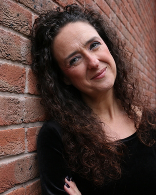 Photo of Lisa Adams-Davey, Psychotherapist