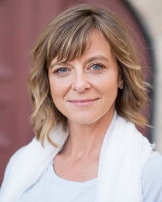 Photo of Jennifer Joanne Clarke, Registered Psychotherapist, MSc, RP