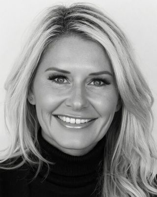 Photo of Deirdre Sabow, Marriage & Family Therapist, LMFT, MA, DHP