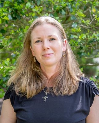 Photo of Roshelle Kades, Clinical Social Work/Therapist, LCSW