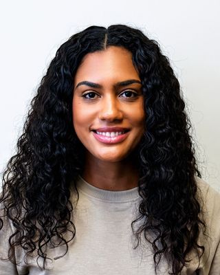 Photo of Bruneli DeGraca, Clinical Social Work/Therapist, MSW, LICSW