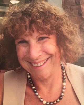Photo of Lisa Berzins, Psychologist in West Hartford, CT