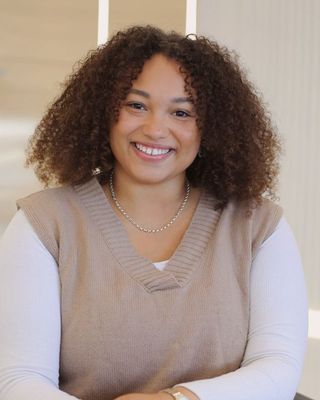 Photo of Alexis Gholston, Marriage & Family Therapist Associate, AMFT