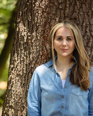 Photo of Shima Nourbakhsh, Counsellor, RTC, HT, ExAT