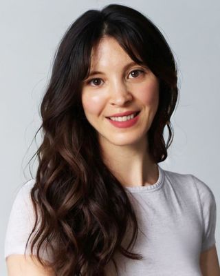 Photo of Ebru Ekmen - Ebru Ekmen | Anxiety, Sex, Perfectionism, Couples, Registered Psychotherapist, MA