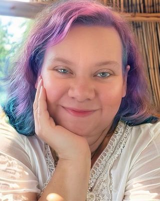Photo of Amy Hauer - Amy Hauer - Queer, Trans, Gender Expansive Therapy, Clinical Social Work/Therapist, LISW-S