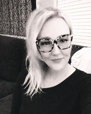 Photo of Amy Dale, BCMHC, BCBC, CNLPP