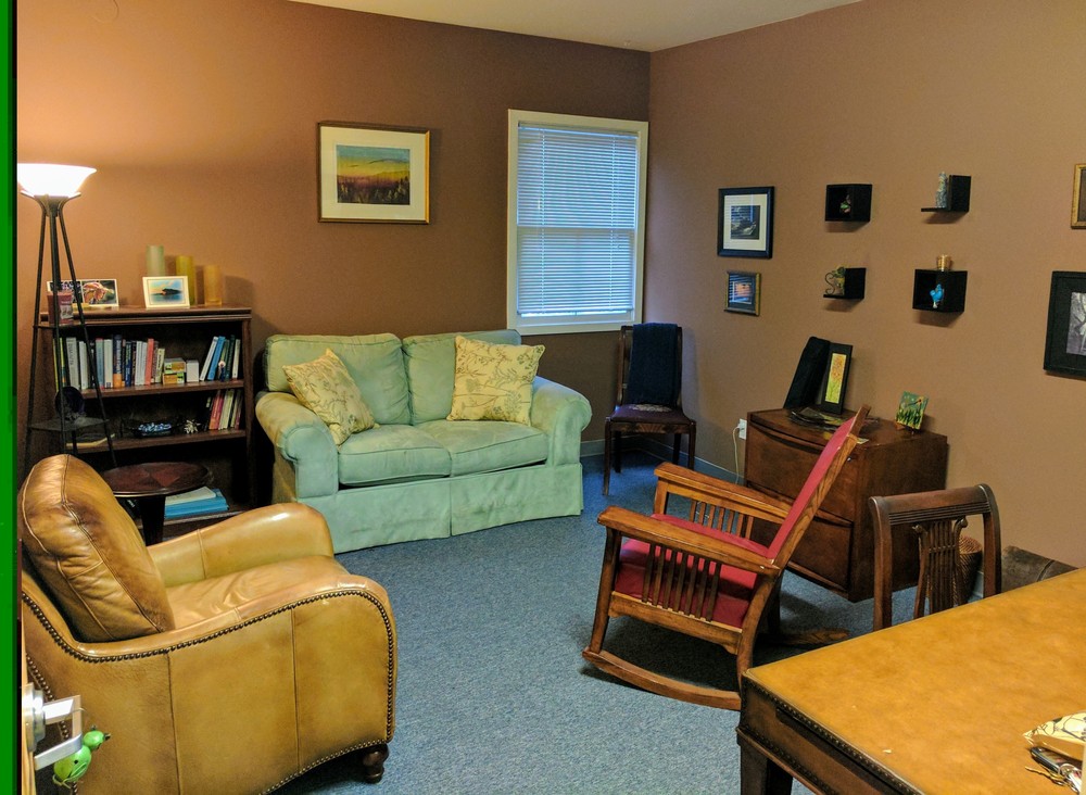 Comfortable office space in downtown Clinton