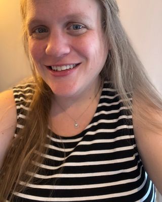 Photo of Jennifer Lauren Simmons, Licensed Master Social Worker, LMSW