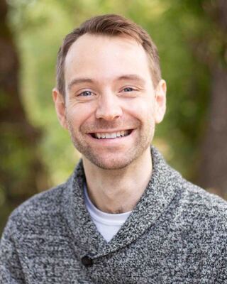 Photo of Elliott Duea I Larch Counseling, Marriage & Family Therapist Associate in 98014, WA