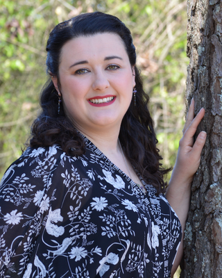Photo of Evann Lavender, Clinical Social Work/Therapist, MSW, LCSW, CYT, EMDR-C