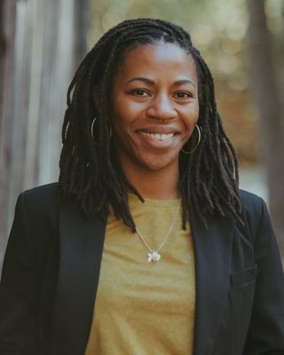 Photo of Daniya Nixon, Licensed Clinical Professional Counselor, MA, LCPC, CTP