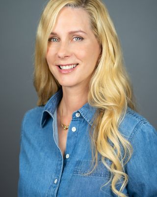 Photo of Dr. Erin Lynch, Psychologist in Pasadena, CA