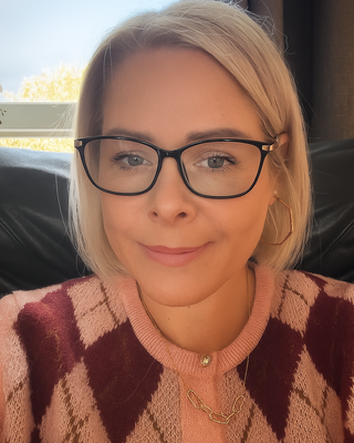 Photo of Andrea Firth, Counsellor, MBACP