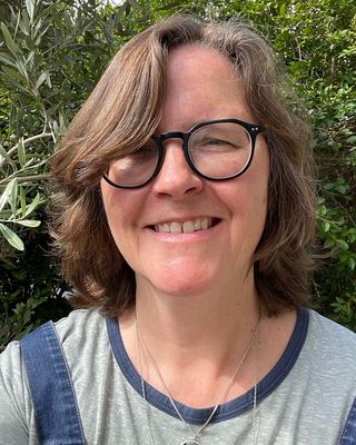 Photo of Helen Axelby, Psychotherapist, PTUK