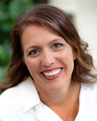 Photo of Dr. Nicole Smith, Psychologist, PsyD, LP, PMH-C