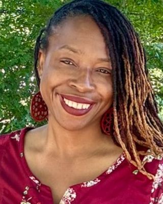 Photo of Lauren Dicks, Clinical Social Work/Therapist