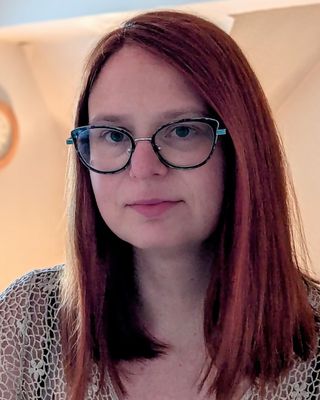 Photo of Erin McLaughlin, Counsellor, MA, MBACP Accred