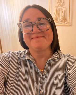 Photo of Kat Willis, Pre-Licensed Professional