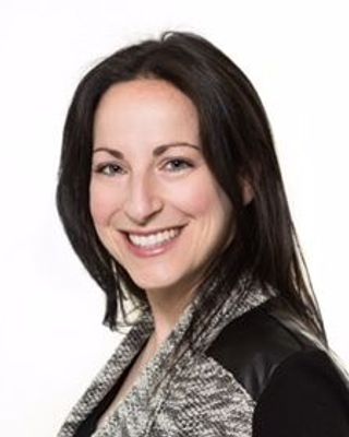 Photo of Lindsay Ross, Registered Social Worker, MSW, RSW