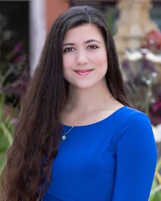 Photo of Janelle Santucci, Marriage & Family Therapist, MS, LMFT