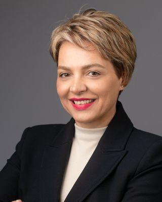 Photo of Maryam Mills, Counsellor, MA, RCC, BCN, CCC, ACS
