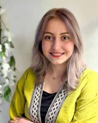 Photo of Vera Ozgur, Registered Psychotherapist (Qualifying), BA, MA