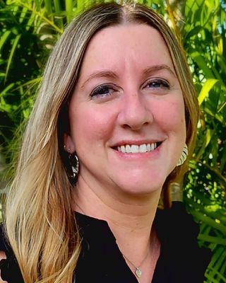 Photo of Elizabeth Bussler, Registered Clinical Social Worker Intern, MSW