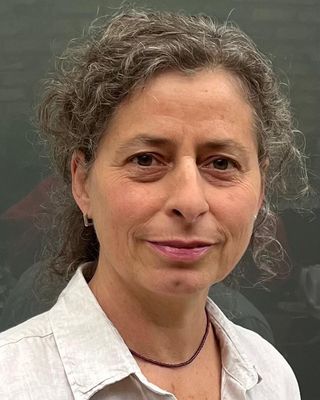 Photo of Rahel Vonmoos, Psychotherapist, MA, HCPC-Art Therap.