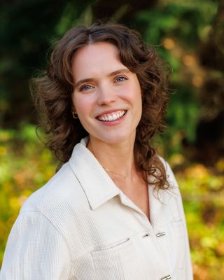 Photo of Nicole Fofonoff, Counsellor, RCC