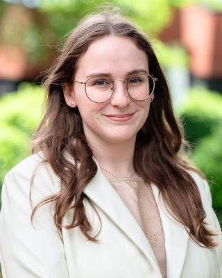 Photo of Mia Carlyle, Marriage & Family Therapist Associate, MEd, AMFT