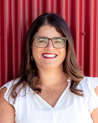 Photo of Rebecca Lee Farnell, Counsellor, MC, RCC