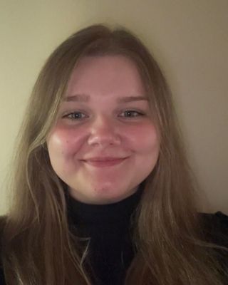 Photo of Emma Sampley, Clinical Social Work/Therapist, LLMSW