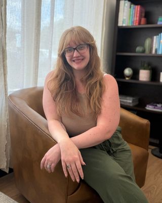 Photo of Jami De León, Marriage & Family Therapist, MA, LMFT