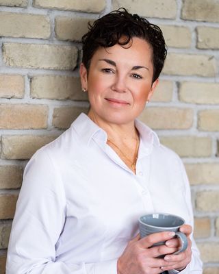 Photo of Lisa Ivany, Registered Psychotherapist (Qualifying), BScPT, RP-Q