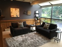 Gallery Photo of Comfortable setting in downtown Hartland.