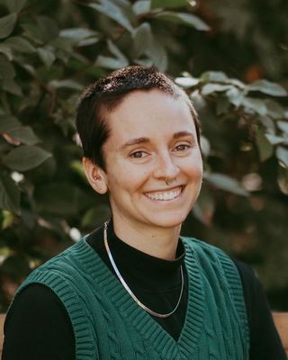 Photo of Becca Pearl, Registered Psychotherapist, MEd