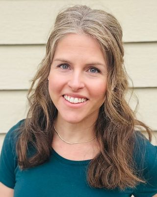 Photo of Kelly Massey, Clinical Social Work/Therapist, LICSW