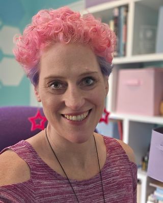 Photo of Niki Alexandra, General Counsellor, ASCHP Specialist Wellness Counsellor