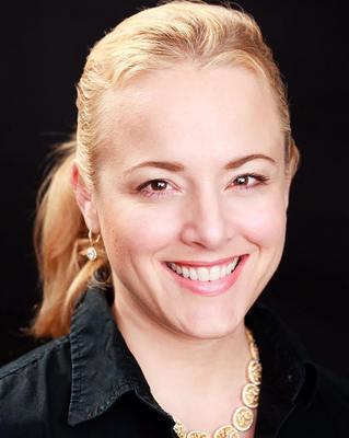 Dr. Suzanne Pelka