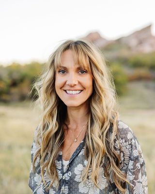 Photo of Laura Fey, Licensed Professional Counselor, LPC, ATR, EMDR