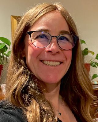 Photo of Dr. Mackenzie Steiner, Psychologist, PhD, SEP