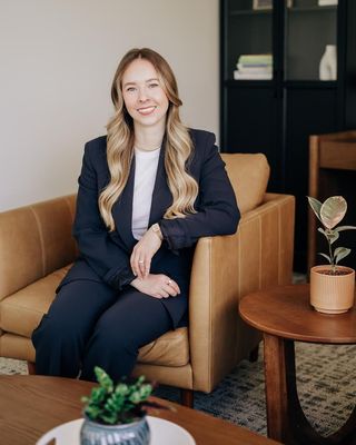 Photo of Sydney Thackeray, Psychologist, MACP, RPsych