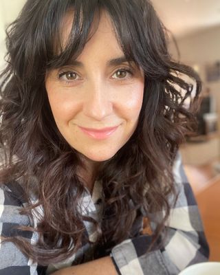 Photo of Lara Gold - Lara Gold, Creative Arts Therapy, MA, RDT