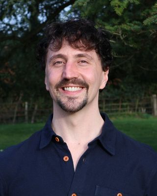 Photo of Charley Lee, Psychotherapist, MHGI