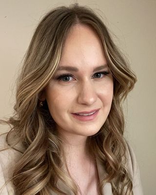 Photo of Kendra Neveau, Registered Social Worker in London, ON