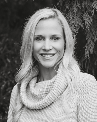Photo of Cassie Kinson, Counselor in Bellevue, WA