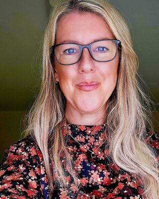 Photo of Tracey Ashton, Psychotherapist, MBACP