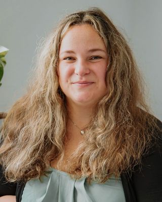 Photo of Caitlin Byars, Clinical Social Work/Therapist, LLMSW