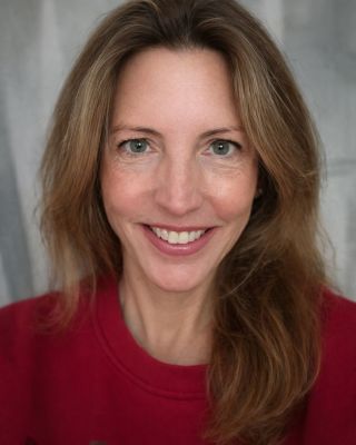 Photo of Elizabeth Nardozzi, Licensed Mental Health Counselor Associate, LMHCA